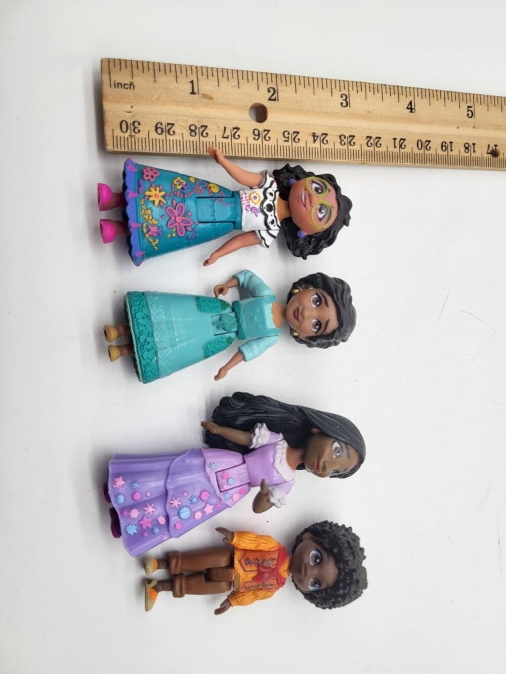 Disney ENCANTO Movie 3” Action Figures Mirabel Julieta Isabela Antonio Jakks - Picture 3 of 9